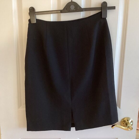 NWOT. Jones New York Black A-Line Shirt in Size 8. - Picture 3 of 8